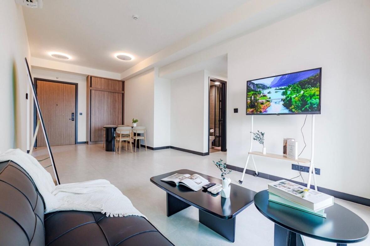 Minimal Luxury District 4
